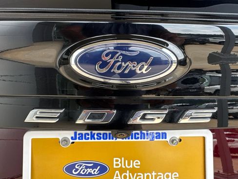 Certified 2024 Ford Edge SEL w/ Convenience Package AWD/4WD image 14