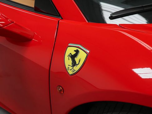 Certified 2013 Ferrari 458 Spider RWD image 13