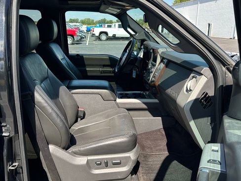 Used 2014 Ford F250 Lariat w/ Lariat Ultimate Package image 11
