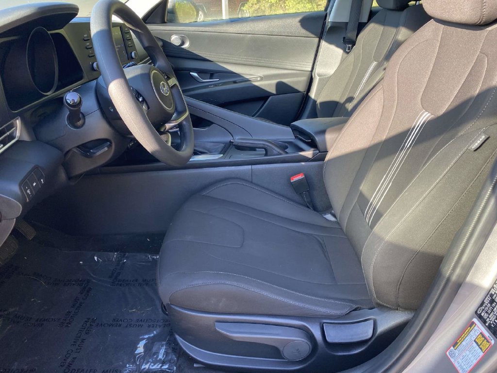 Used 2023 Hyundai Elantra SEL w/ Cargo Package FWD image 12