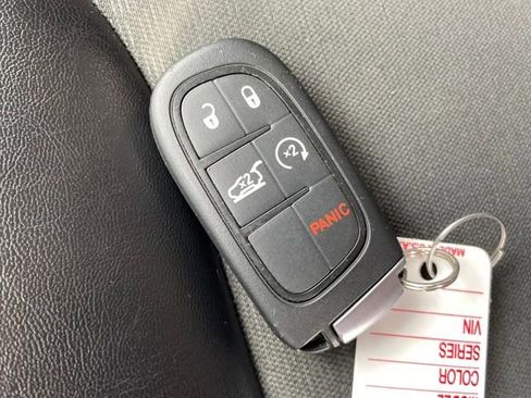 Used 2022 Jeep Cherokee Trailhawk w/ Comfort/Convenience Group image 24