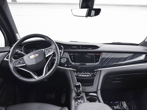 Used 2024 Cadillac XT6 Premium Luxury w/ Technology Package image 25