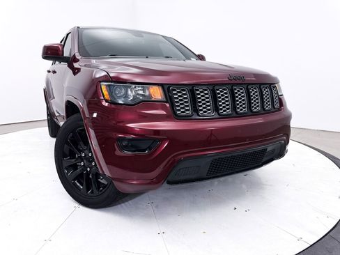 Used 2018 Jeep Grand Cherokee Altitude image 6