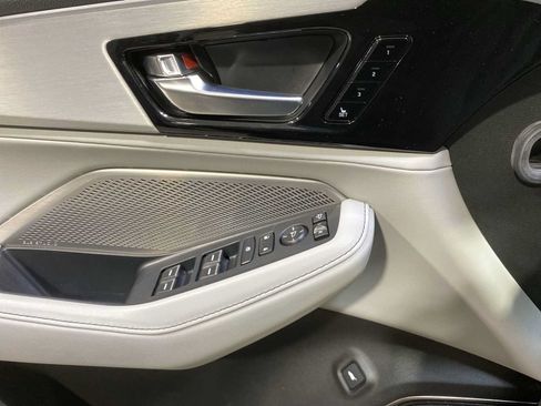 Used 2024 Acura MDX SH-AWD w/ Technology Package image 23