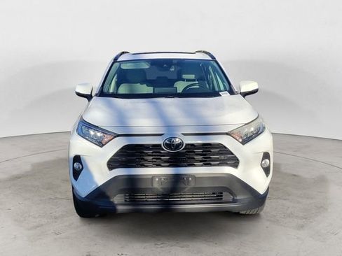 Used 2019 Toyota RAV4 XLE Premium image 8