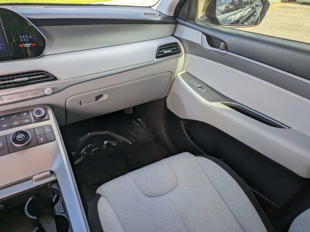 Used 2022 Hyundai Palisade SE FWD image 17