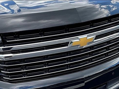 Used 2024 Chevrolet Suburban LT AWD/4WD image 30