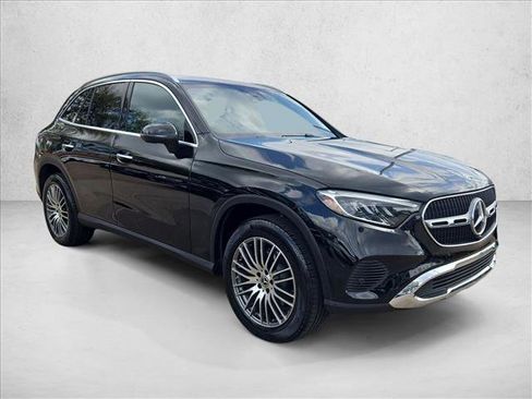 Used 2026 Mercedes-Benz GLC 300 image 3