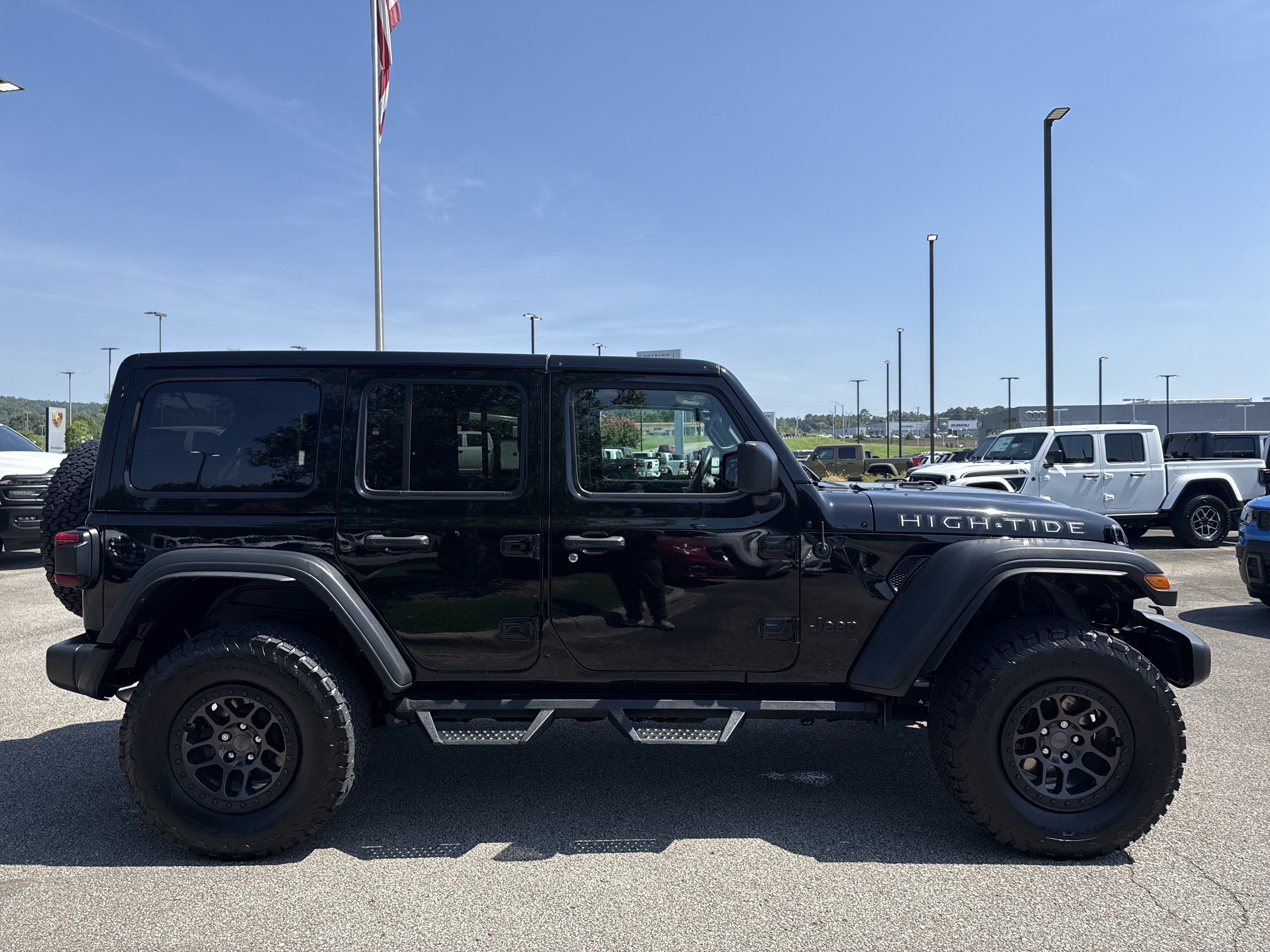 Used 2022 Jeep Wrangler Unlimited Sport AWD/4WD image 9