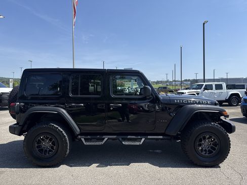 Used 2022 Jeep Wrangler Unlimited Sport AWD/4WD image 9