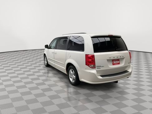 Used 2012 Dodge Grand Caravan SXT image 29