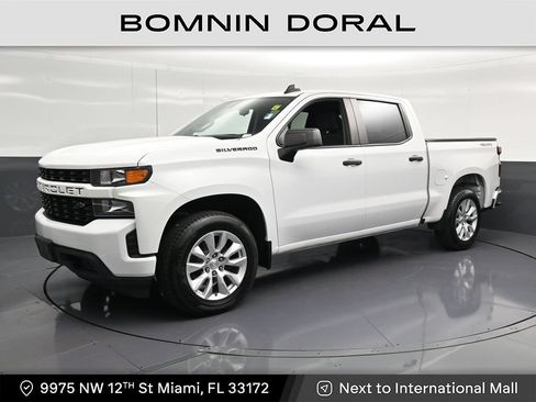 Used 2020 Chevrolet Silverado 1500 Custom w/ Custom Value Package AWD/4WD image 1