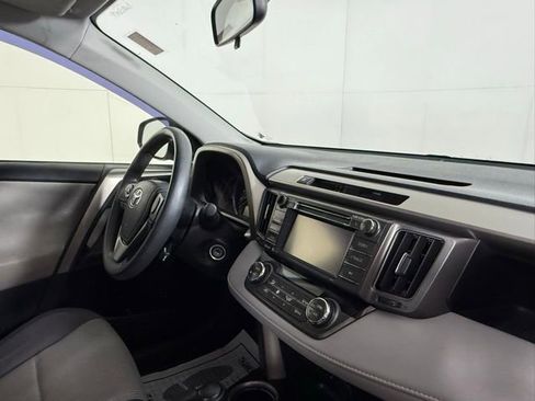 Used 2014 Toyota RAV4 XLE image 32
