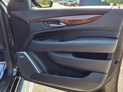 Used 2020 Cadillac Escalade Premium Luxury AWD/4WD image 50