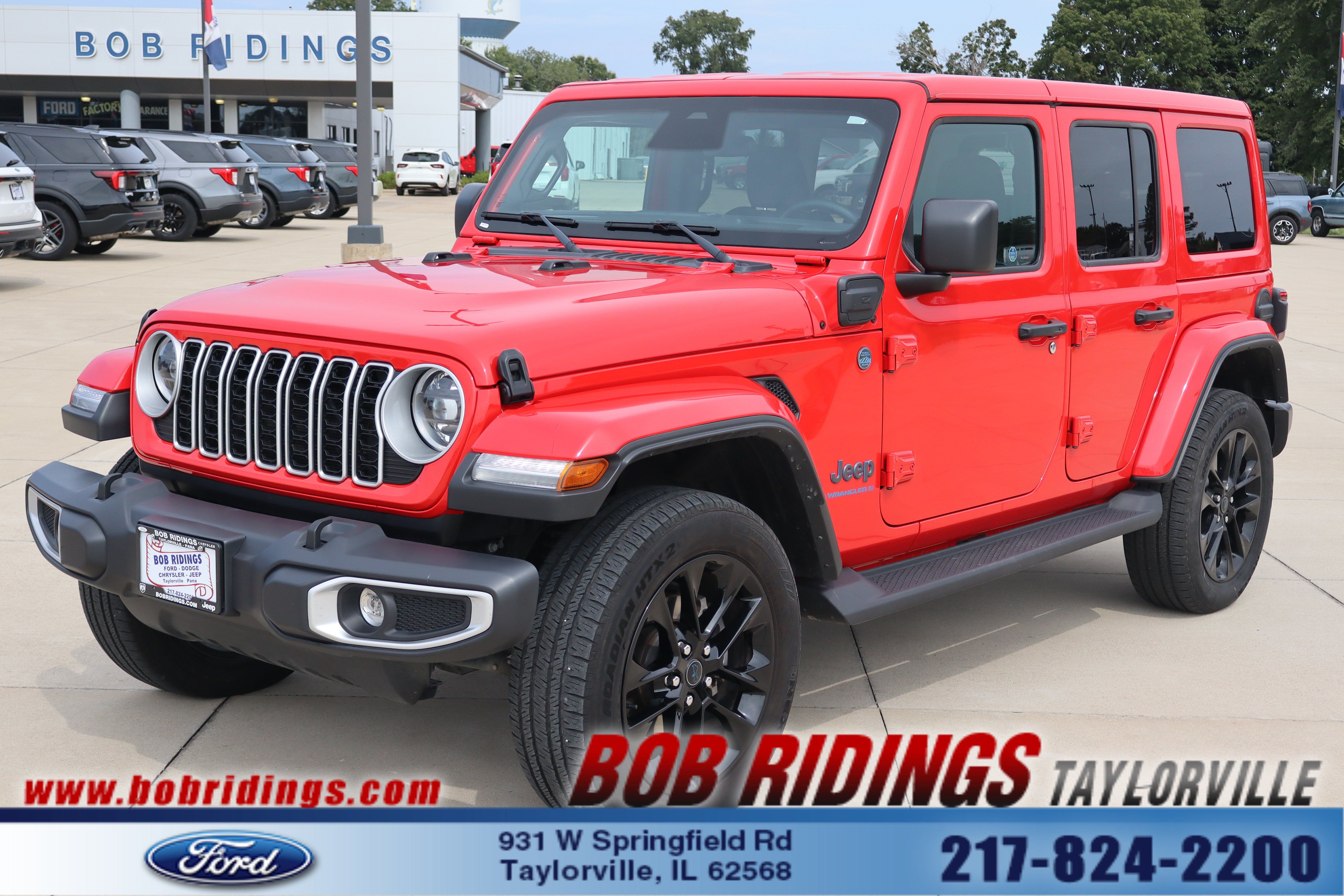 Used 2025 Jeep Wrangler Unlimited Sahara AWD/4WD image 1