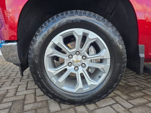 Used 2025 Chevrolet Silverado 1500 LTZ image 11