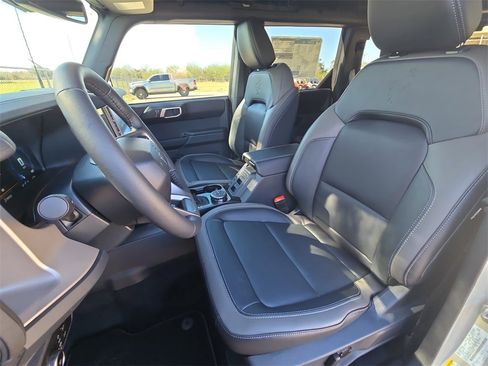 New 2025 Ford Bronco Outer Banks image 14