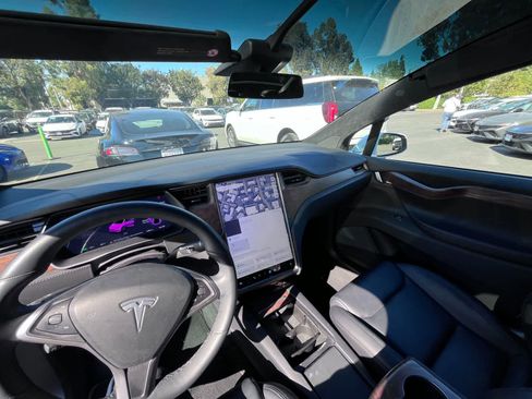 Used 2020 Tesla Model X Long Range image 8