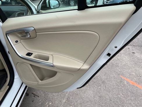 Used 2015 Volvo S60 T5 Premier w/ Convenience Package FWD image 4