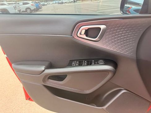 Used 2020 Kia Soul EX FWD image 4
