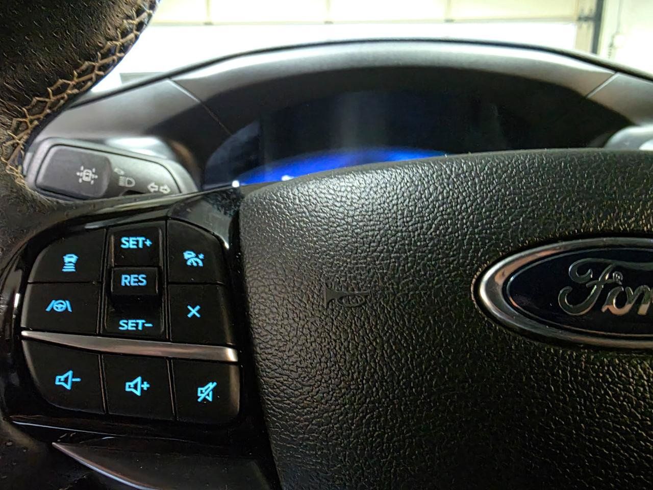 Used 2023 Ford Explorer ST w/ Equipment Group 401A AWD/4WD image 32