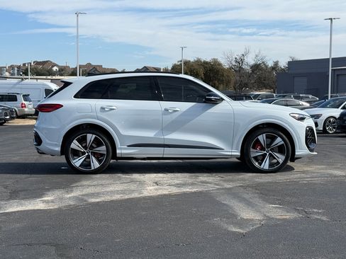 New 2025 Audi SQ5 Premium Plus image 6