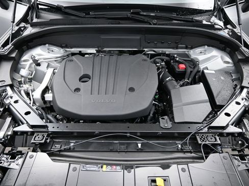 New 2025 Volvo XC60 B5 Plus w/ Protection Package Premier image 30