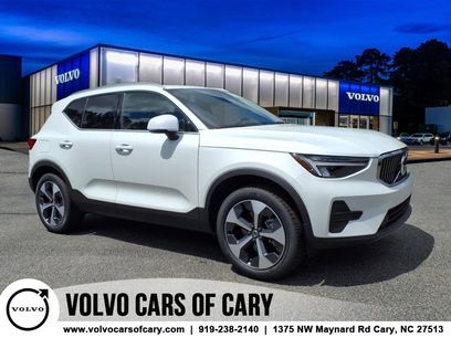 New 2025 Volvo XC40 B5 Core w/ Protection Package Premier