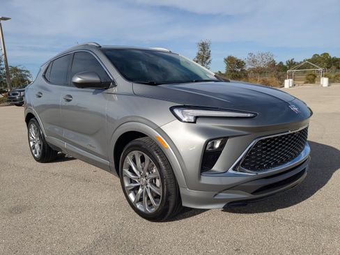 Used 2024 Buick Encore GX Avenir w/ Avenir Technology Package image 2