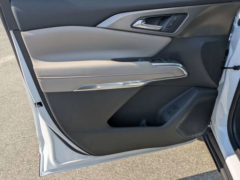 New 2026 Chevrolet Traverse LT image 8