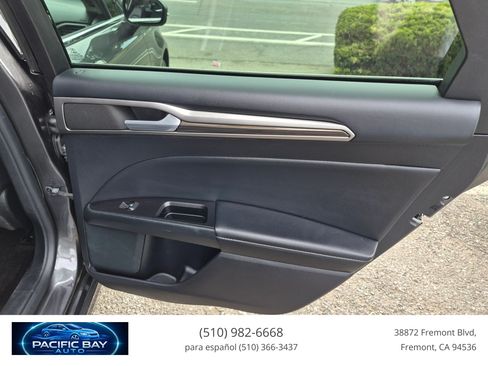 Used 2018 Ford Fusion Energi SE FWD image 15