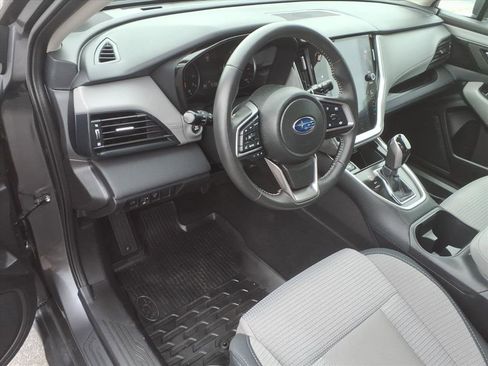 Used 2025 Subaru Outback Premium image 9