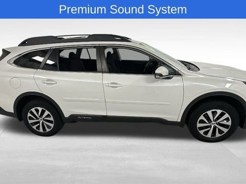 Used 2022 Subaru Outback Premium image 2