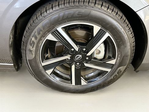 Used 2025 Nissan Sentra SV FWD image 11