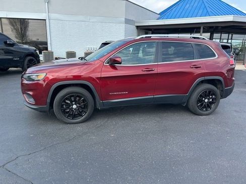 Used 2021 Jeep Cherokee Latitude Lux w/ Comfort/Convenience Group image 16