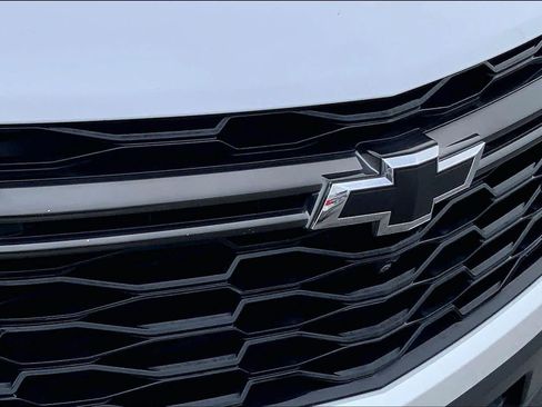 Used 2023 Chevrolet Traverse RS FWD image 29