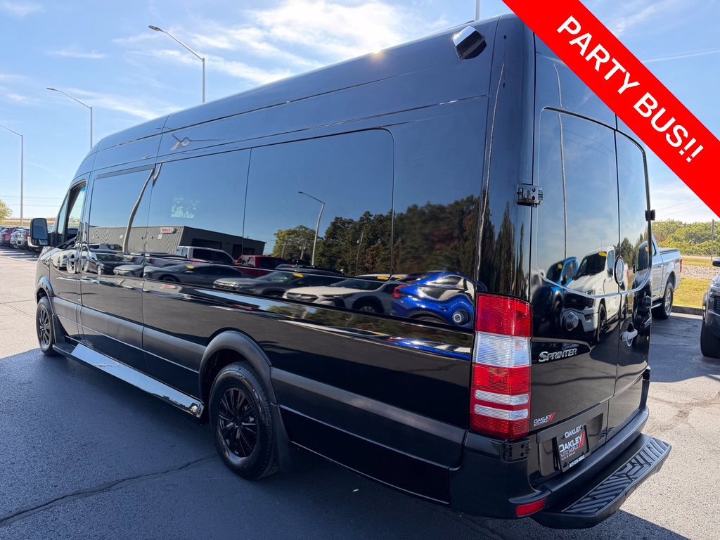Used 2011 Mercedes-Benz Sprinter 2500 image 2