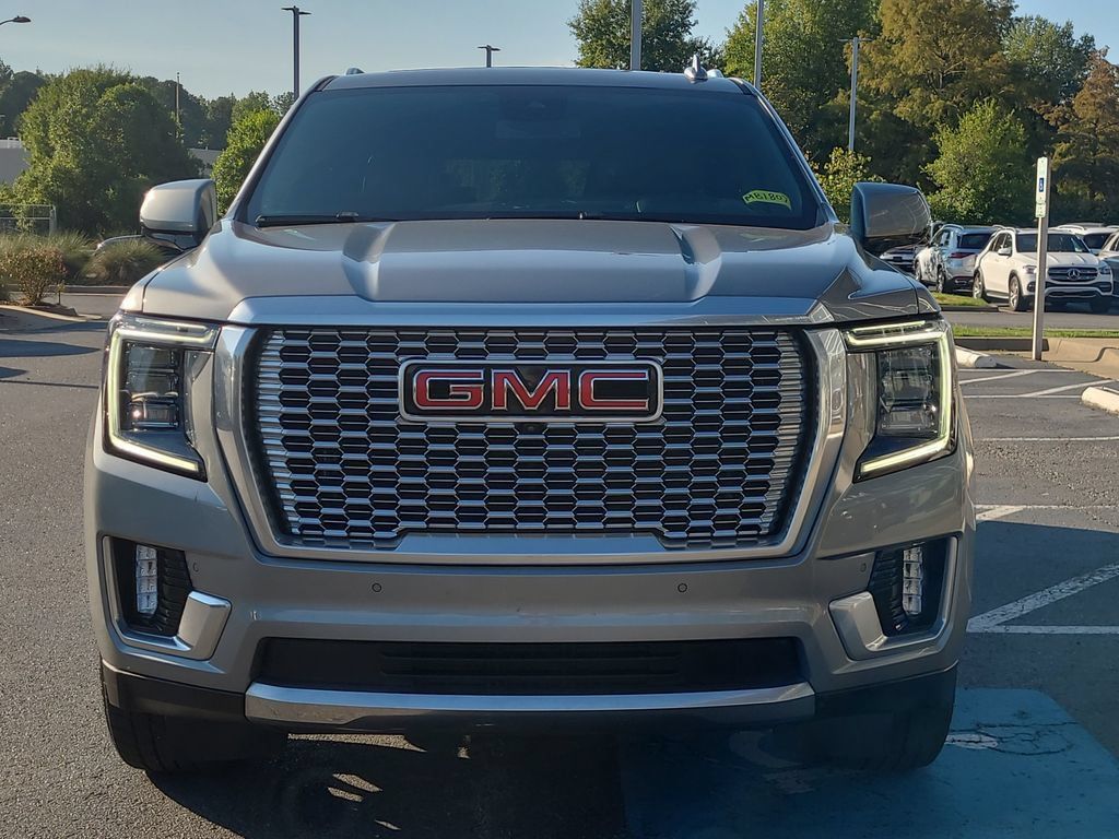 Used 2023 GMC Yukon XL Denali AWD/4WD image 8