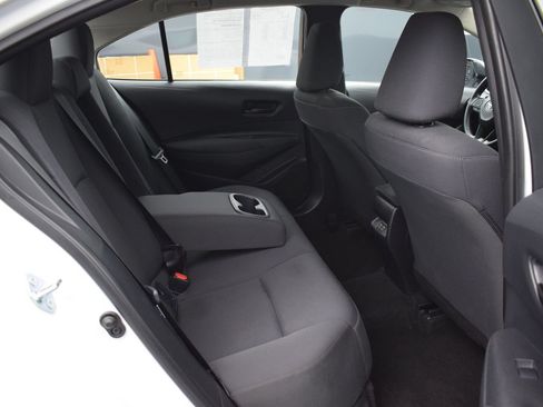 Used 2025 Toyota Corolla LE FWD image 11