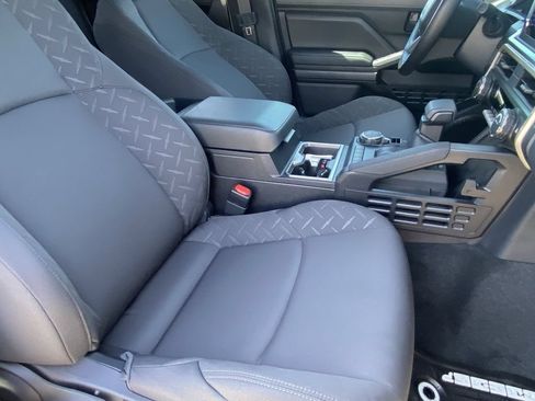 Certified 2026 Toyota Tacoma SR5 AWD/4WD image 16
