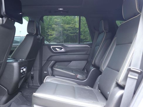 Used 2022 GMC Yukon SLT w/ SLT Premium Package AWD/4WD image 12