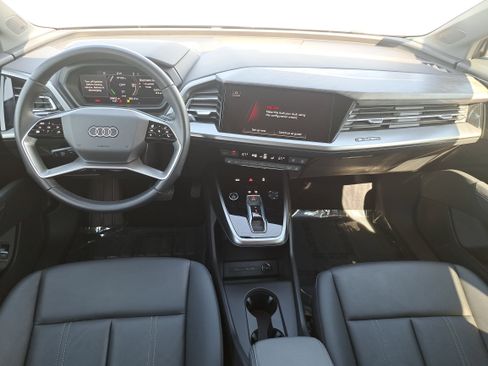 Used 2023 Audi Q4 e-tron Premium Plus w/ Premium Plus RWD image 9