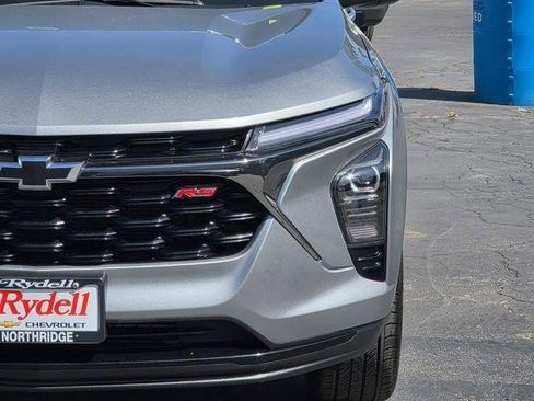 Certified 2025 Chevrolet Trax RS FWD image 3