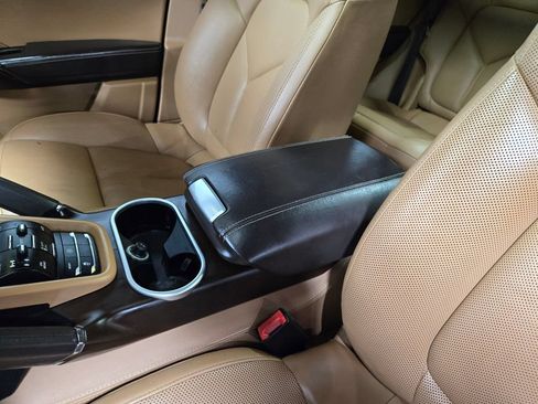 Used 2017 Porsche Cayenne S AWD/4WD image 30