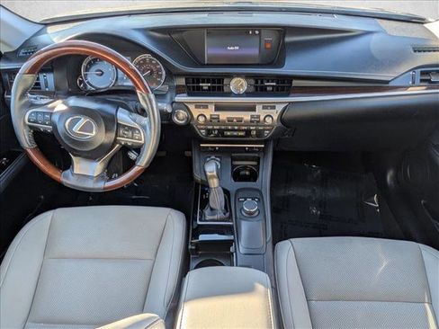 Used 2017 Lexus ES 350 image 16