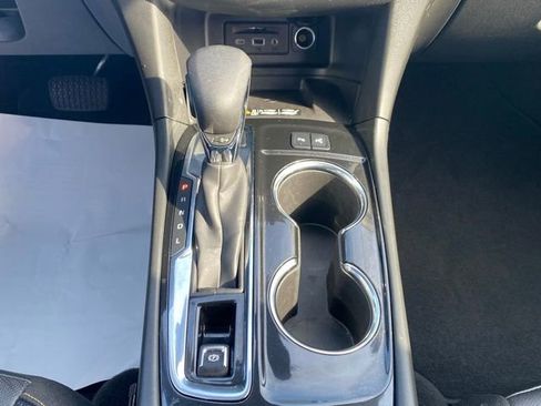 Used 2022 Chevrolet Equinox Premier image 38