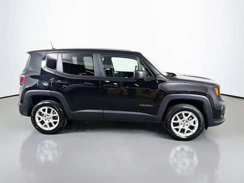Used 2023 Jeep Renegade Latitude AWD/4WD image 8