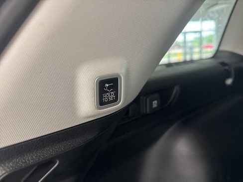 Used 2023 Jeep Grand Cherokee Limited AWD/4WD image 14
