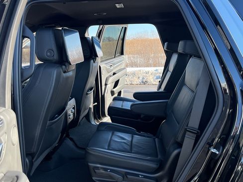 Used 2024 GMC Yukon Denali AWD/4WD image 38