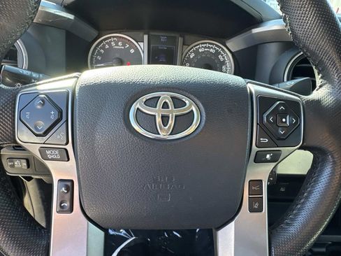 Used 2019 Toyota Tacoma SR5 image 18